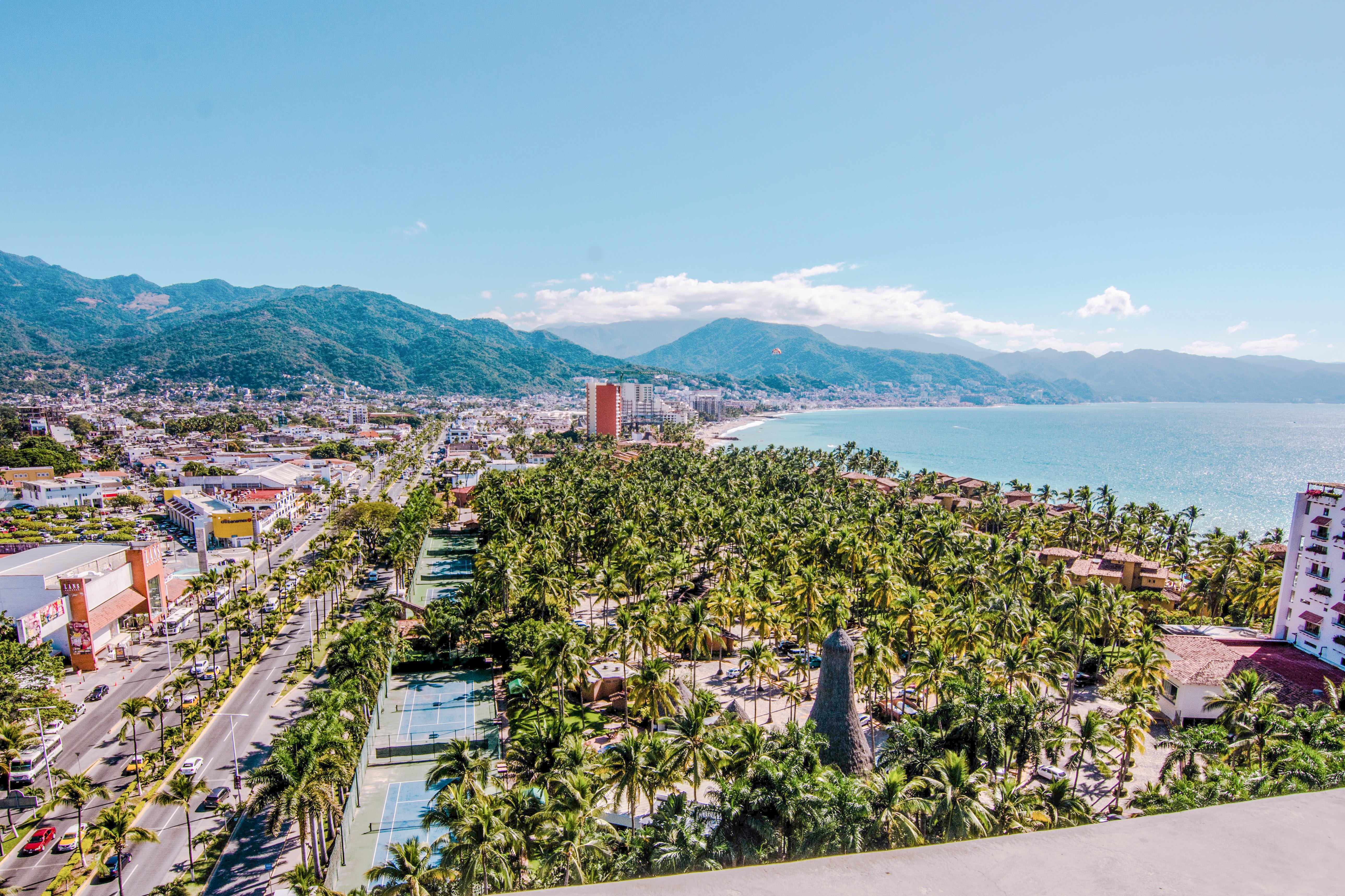 פוארטו ואלארטה Hotel Mio Vallarta Unique & Different- Adults Only מראה חיצוני תמונה La Paz skyline