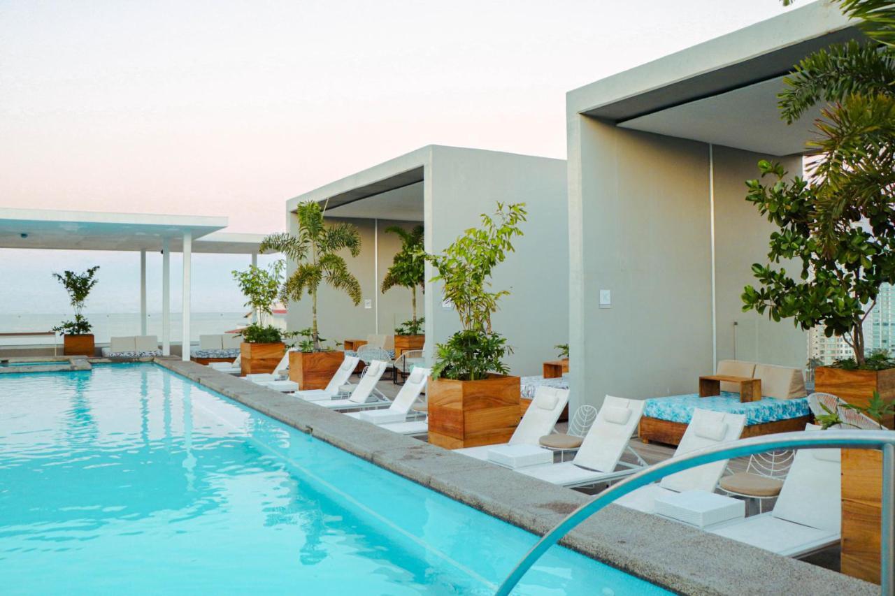 פוארטו ואלארטה Hotel Mio Vallarta Unique & Different- Adults Only מראה חיצוני תמונה The rooftop pool at the Standard